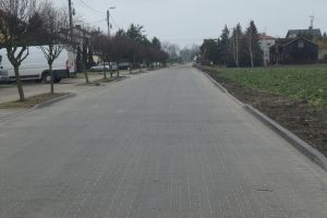 Kilka fragmentów zmodrenizowanych dróg na terenie gminy Dobrzyn nad Wisłą