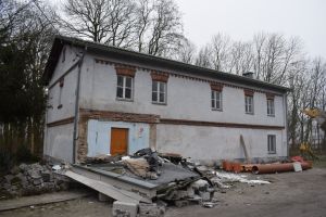 Prace modernizacyjne sali gimnastycznej w Dyblinie