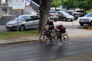 Zawodnicy podczas rowerowego ultramaratonu Wisłą 1200