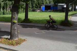 Zawodnicy podczas rowerowego ultramaratonu Wisłą 1200