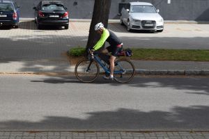 Zawodnicy podczas rowerowego ultramaratonu Wisłą 1200